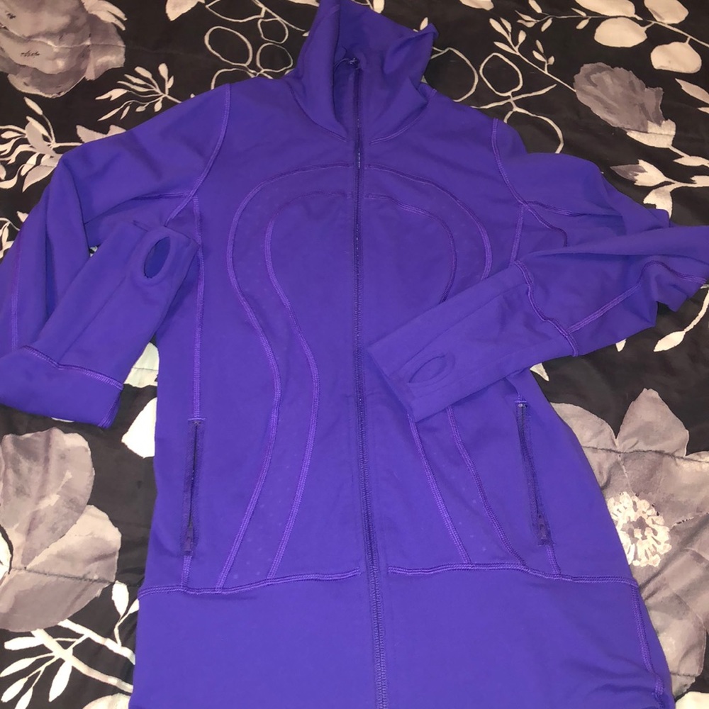 Lululemon sweatshirt